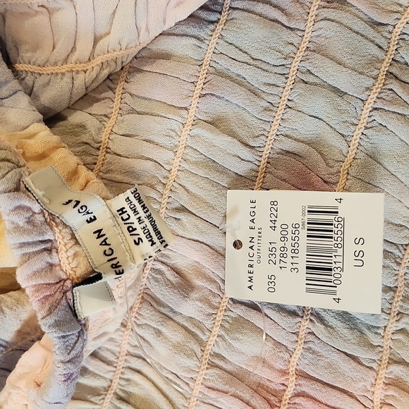 American Eagle Smocked Cropped Halter Top NWT - Picture 5 of 6